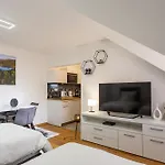 Slovenka Apartment