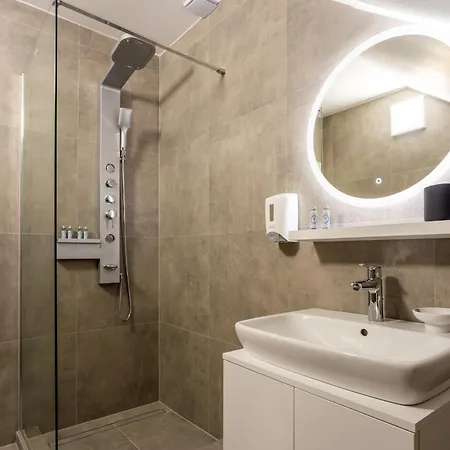 Slovenka تْسيلْيي